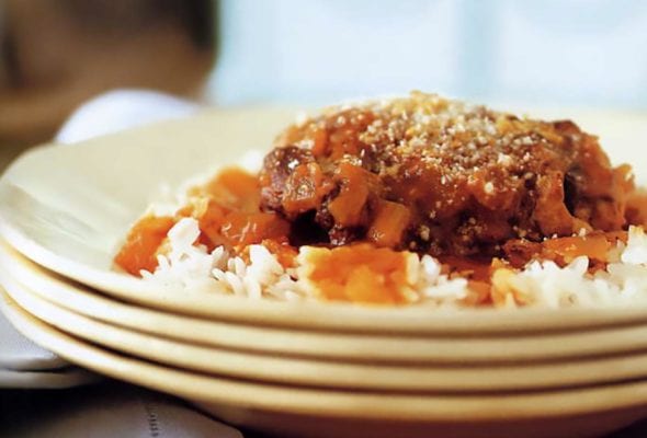 Chicken Stewed in Garlic and Cinnamon