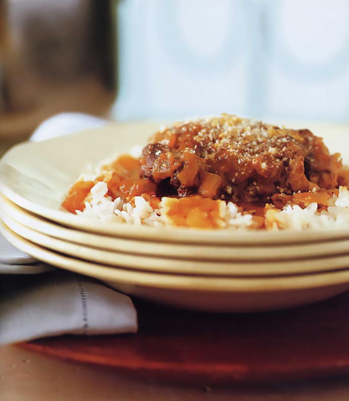 Chicken Stewed in Garlic and Cinnamon