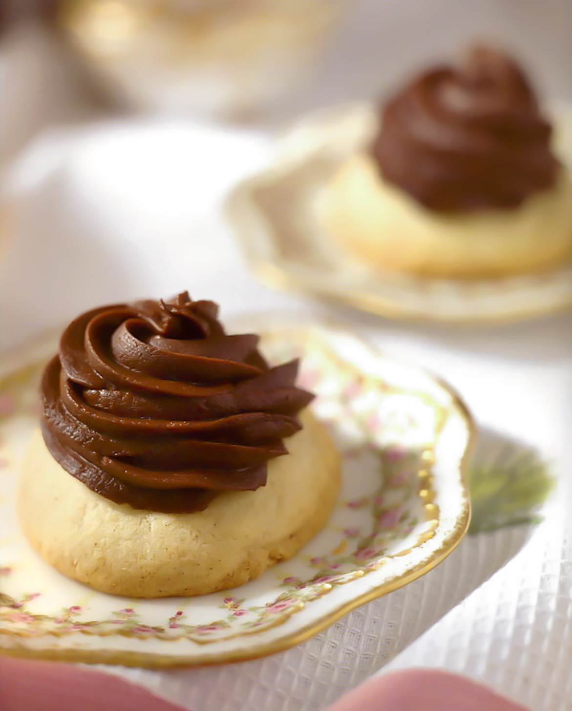 Chocolate-Topped Vanilla Cookies