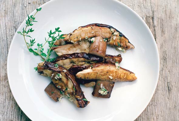 Grilled porcini mushrooms with mint and garlic