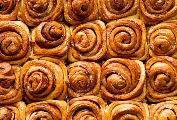 Lots of cinnamon rolls baked together