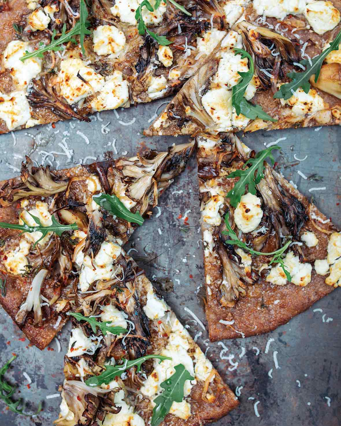 mushroom and goat cheese pizza