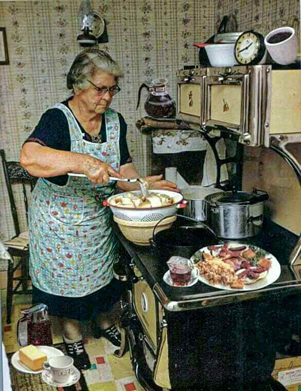 Grandmother Cooking .optimal 