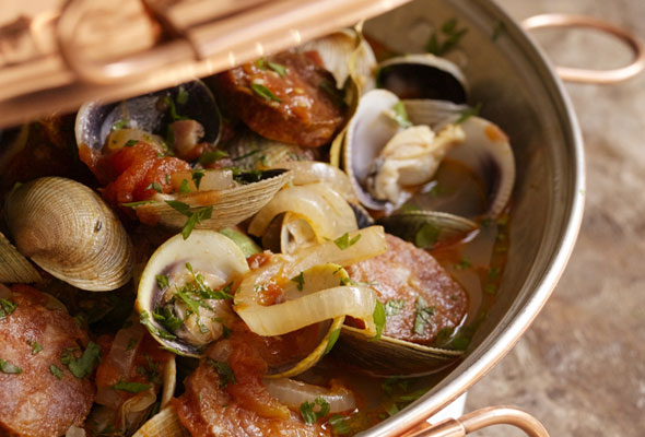 Clams in a Cataplana